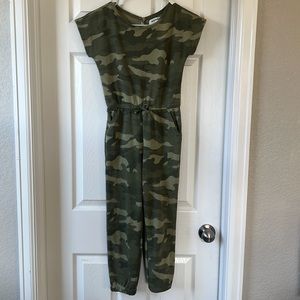 Old Navy camo romper Jumper size 8 Medium Jumpsuit